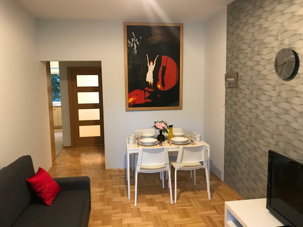 Rent0nline Hoza Center Metro * Warszawa